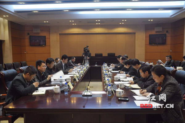 湖南省人社厅召开座谈会，介绍全省就业创业工作情况。蔡振红讲话。