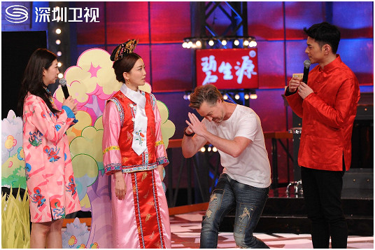 夏克立合家欢聚《对口型》，黄嘉千花腔女高音“惊呆”众人