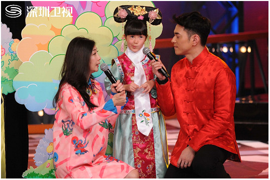 夏克立合家欢聚《对口型》，黄嘉千花腔女高音“惊呆”众人
