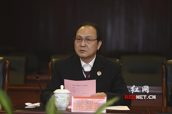 湖南省人民检察院党组副书记、副检察长常智余表示，《反腐枪声》正是“三严三实”教育的极好抓手。