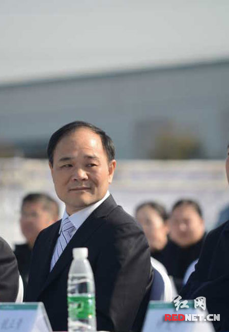 吉利董事长李书福出席奠基仪式。