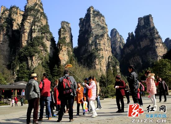 天晴春暖 张家界核心景区武陵源春游升温