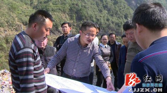 桑植：赵云海调研瑞塔铺至中湖公路前期工作