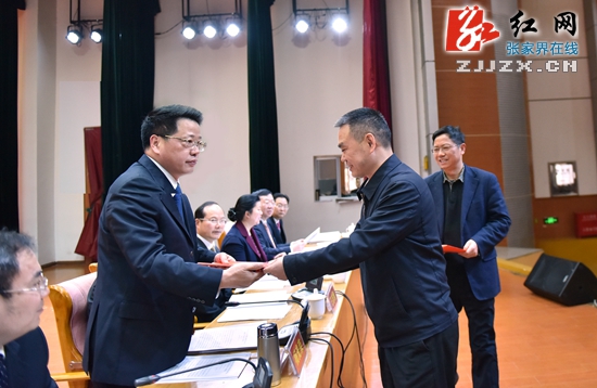 张家界：按照路线图任务书 推进脱贫攻坚再发力