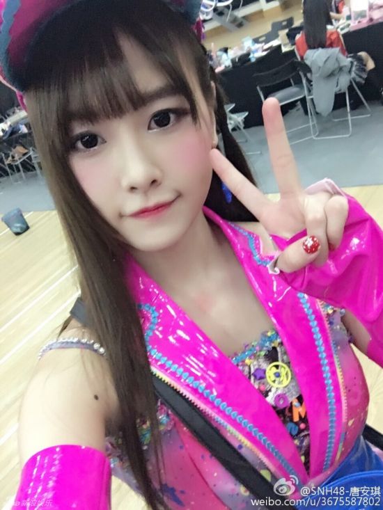 组图：SNH48唐安琪严重烧伤 私照甜美清纯