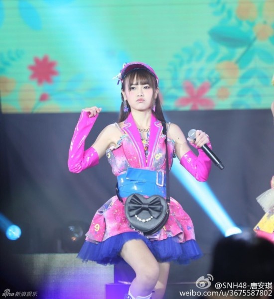 组图：SNH48唐安琪严重烧伤 私照甜美清纯