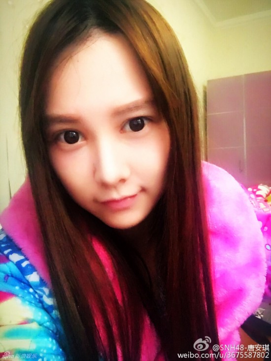 组图：SNH48唐安琪严重烧伤 私照甜美清纯