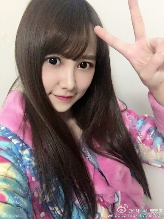 组图：SNH48唐安琪严重烧伤 私照甜美清纯