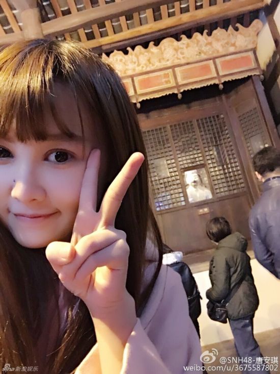 snh48唐安琪全身烧伤 昔日美照曝光只有23岁