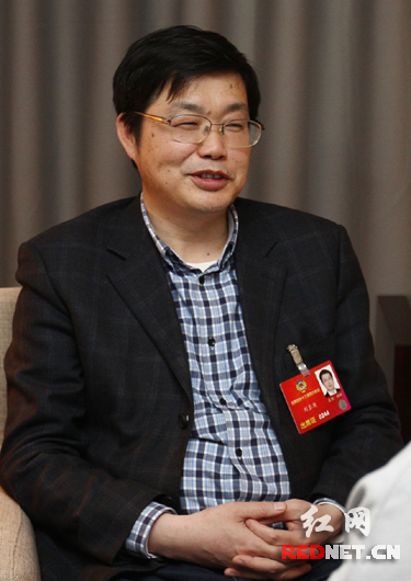 全国政协委员、湘潭大学副校长刘长庚。