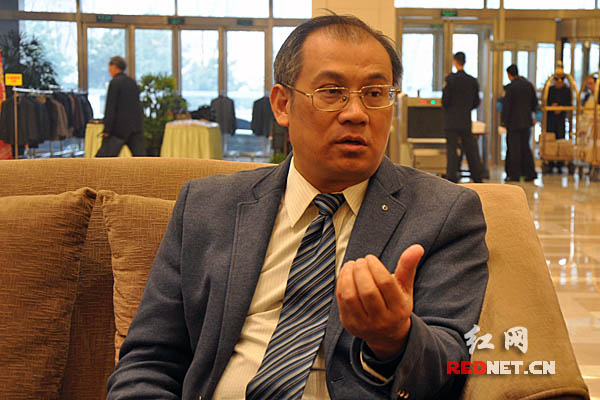 全国政协委员、湖南省环保厅副厅长潘碧灵表示，未来将继续加大湘江支流治理力度。