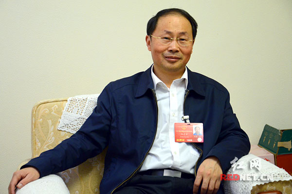 全国人大代表、国电湖南电力有限公司筹备组组长、国电湖南宝庆煤电有限公司总经理刘定军接受采访时表示，构筑电力辅助服务市场已经十分迫切。