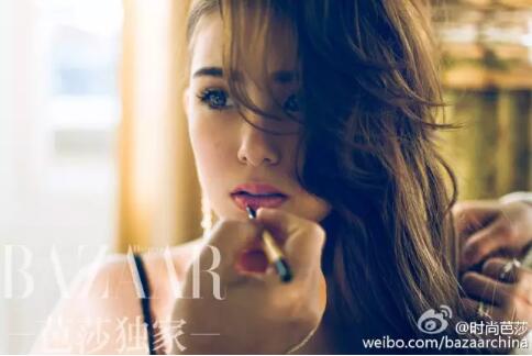 “天王嫂”昆凌亲身认证 天生好命从露齿笑容开始