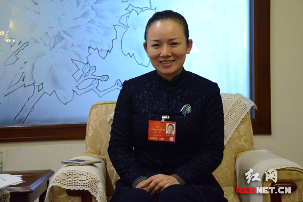 全国人大代表、湖南省文化厅厅长李晖：“湖湘文化是中华文化的重要组成部分，毛泽东是湖湘儿女的优秀代表，在其身上充分体现了湖湘文化特点。”
