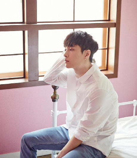 高清：禁欲撩！张艺兴“床照”上演清晨诱惑