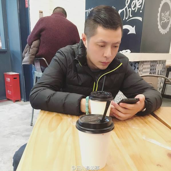 老爸像男票！成都妹纸47岁爸比颜值逆天