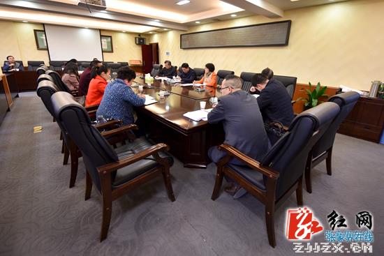 王志刚面对面倾听部分市人大代表意见建议