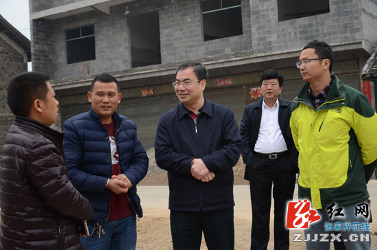 刘革安在安坪村调研时强调：坚持精准扶贫 争取率先脱贫