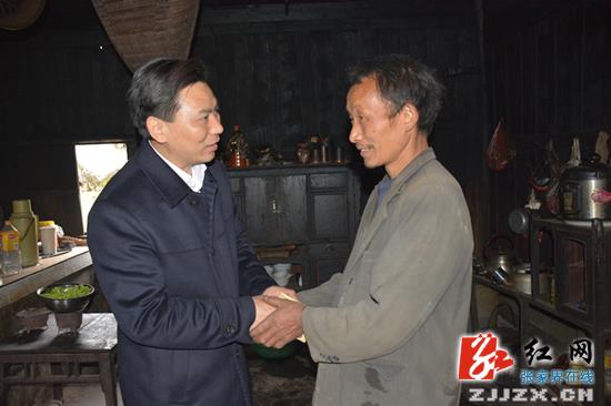 永定区：祝云武走访“结对帮扶”贫困户为民解忧促脱贫