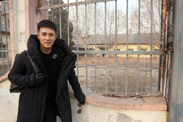 杜淳与父亲旧地重游