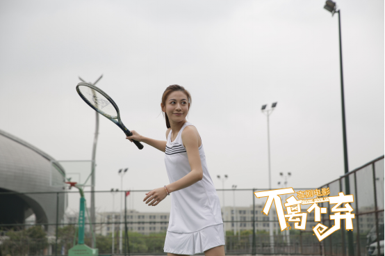 喜剧电影《不离不弃》首探班 曹云金与袁成杰成患难兄弟 共赴“囧途”
