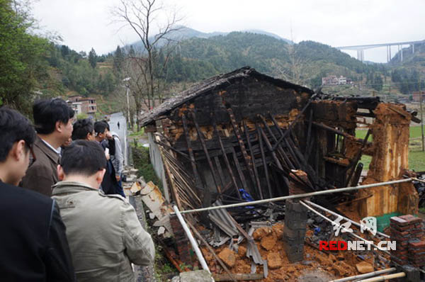 3月22日，工作组在汝城县文明乡三合村视察灾情。