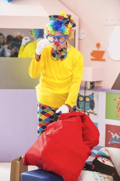 《爱上幼儿园》第二季周六开播 小丑夏克立吓哭萌娃