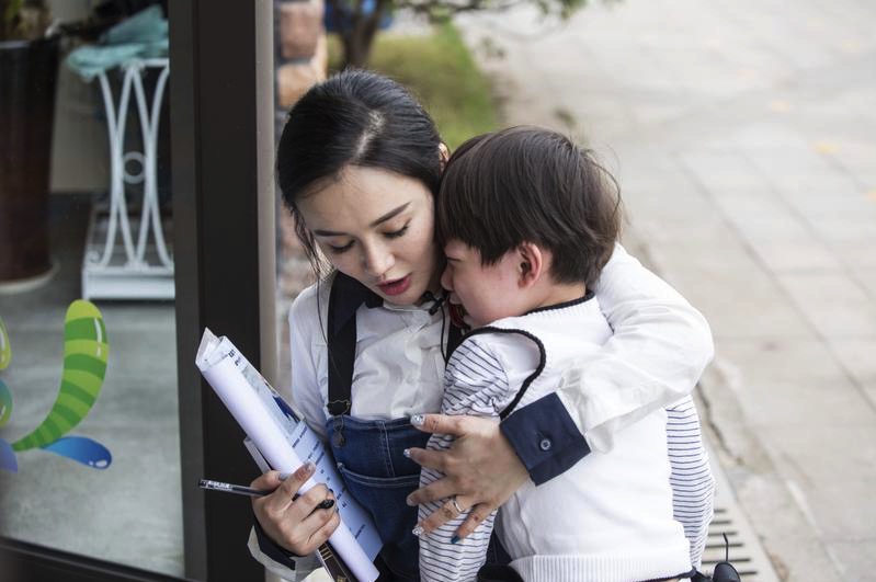 《爱上幼儿园》第二季周六开播 小丑夏克立吓哭萌娃