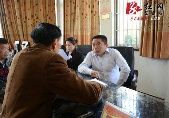 解民忧 王永红履新后首次公开接访