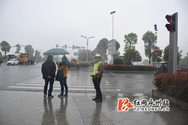 清桥路与湘江东路十字路口