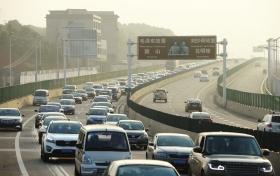 清明部分高速拥堵 3小时车程走了7个多小时