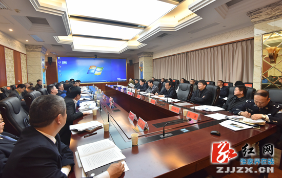 杨光荣深入“双联”项目和企业调研