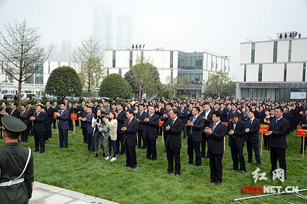 4月8日上午，湖南湘江新区召开“获批一周年·建设再动员”大会。