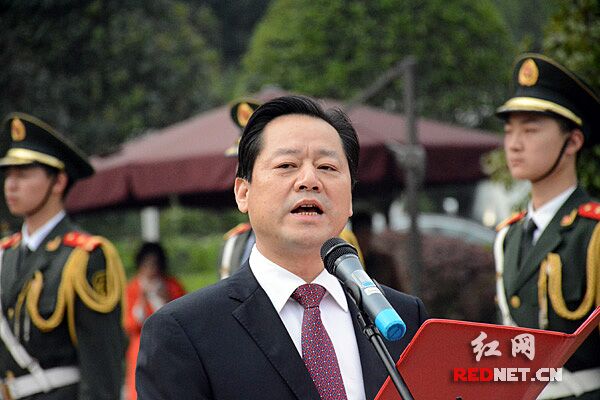 省政府副秘书长、长沙市委副书记、湖南湘江新区管委会主任虢正贵主持会议。