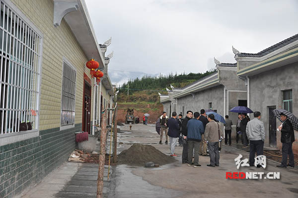 麻阳县文昌阁乡西皮溪村实施易地扶贫搬迁整体安置，村里21户于春节前已全部入住新家。