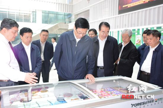 湖南省委书记、省人大常委会主任徐守盛在岳阳调研。