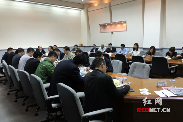 湖南媒体代表团与台媒展开交流。
