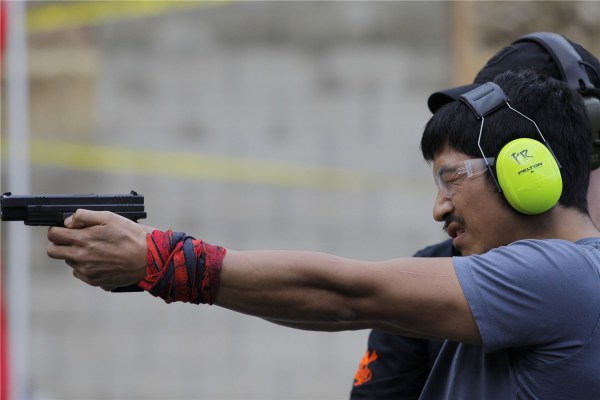 《非凡搭档》比拼打手枪 郑元畅获封