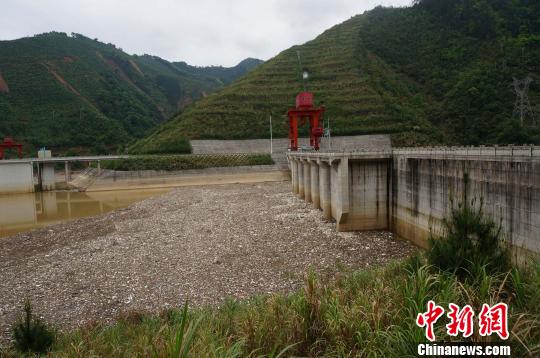 20万平方米垃圾“围堵”广东乐昌峡紧急清理完毕