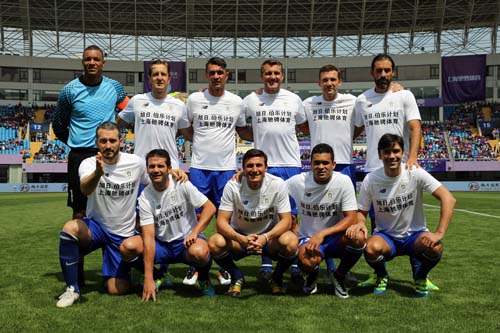 欧冠全明星VS中国香港明星足球队炫目上海滩