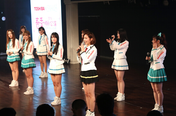 在本月16日，“东芝SNH48春季特别公演2016”在星梦剧场完美谢幕。公演现场中除了S队N队不负众望的精彩表现，还播放了Surprise Movie系列的完结篇，也给粉丝们带来新的惊喜。接下来，和Surprise Movie相关的公演后续活动也将陆续展开。