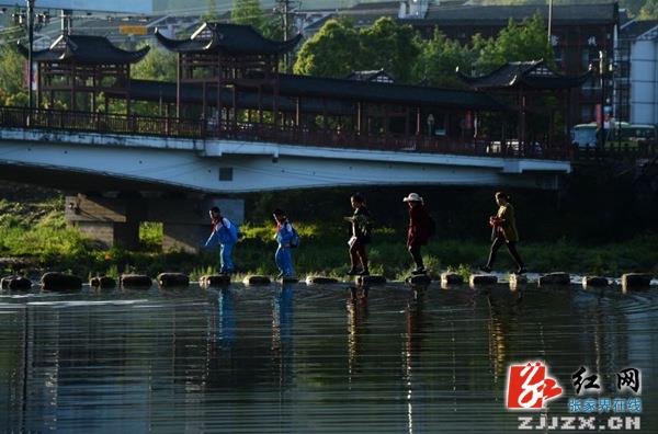 春雨水润武陵源 索溪河景观日渐迷人(组图)