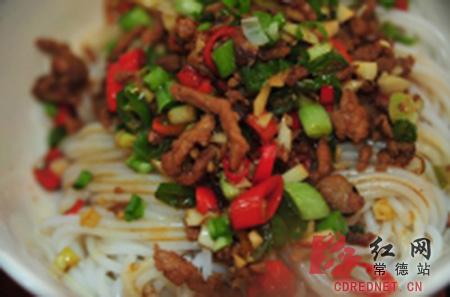 舌尖上的美食 桃花源古镇庙会小吃街