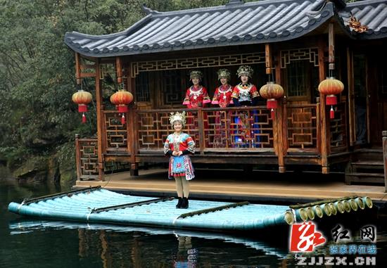 张家界宝峰湖景区请“啄木鸟”监督服务质量