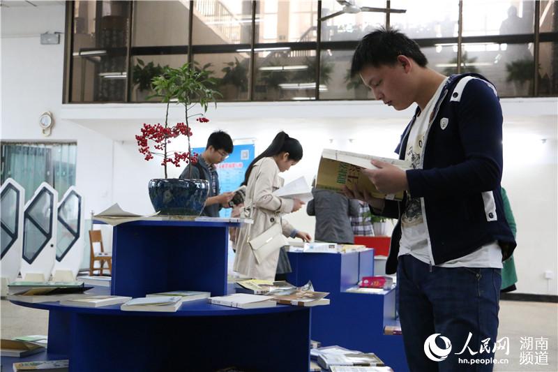 湖南省图书馆：开馆三年接纳读者800多万