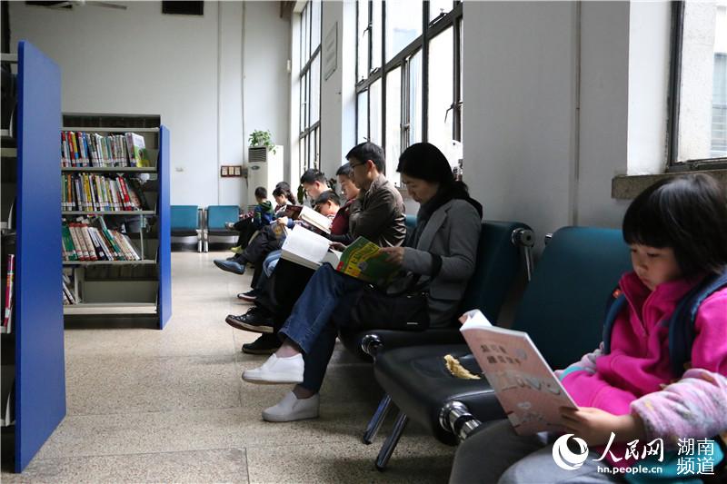 湖南省图书馆：开馆三年接纳读者800多万