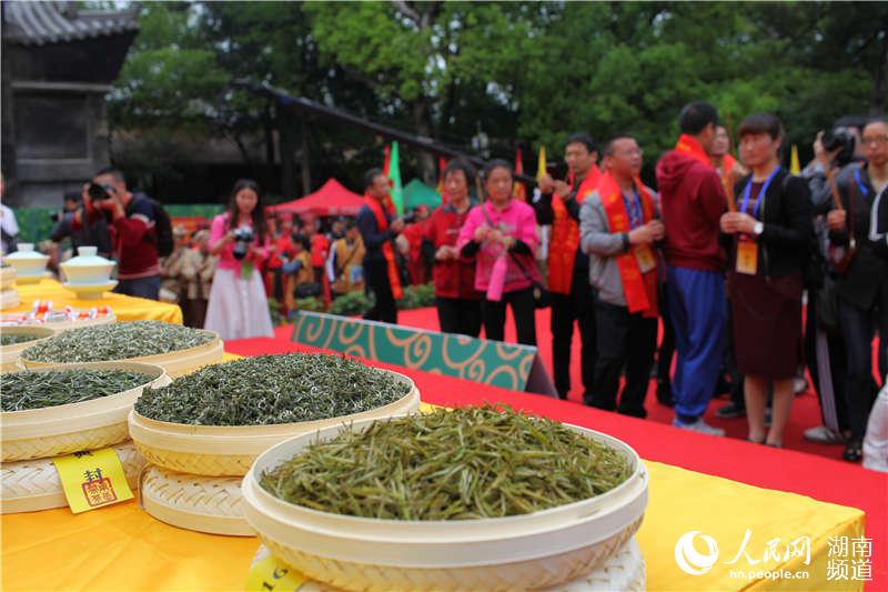 4月24日,2016年“中华茶祖节-南岳祭茶大典”在南岳大庙隆重举行。
