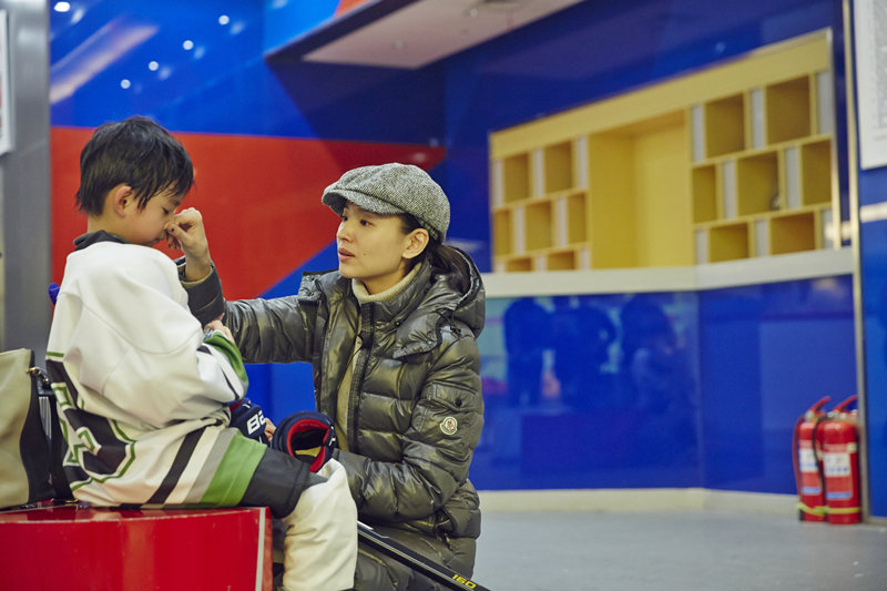 董洁给顶顶擦汗