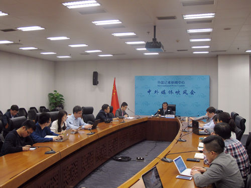 外交部欧亚司司长桂从友就中方主办亚信外长会向中外媒体吹风