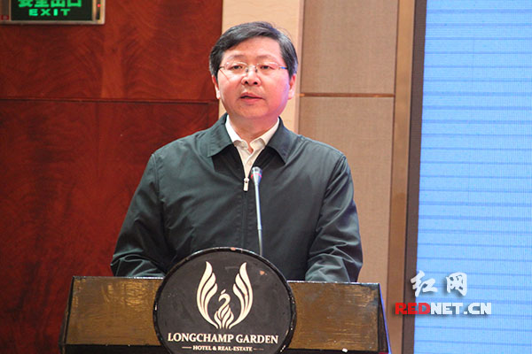 国家质检总局副局长吴清海出席签约仪式并讲话。